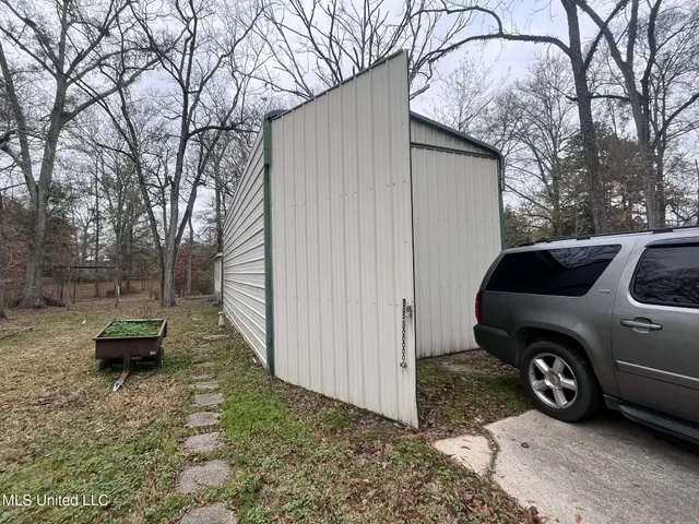 $220,000 | 811 North Maple Drive, D'Lo, MS 39044