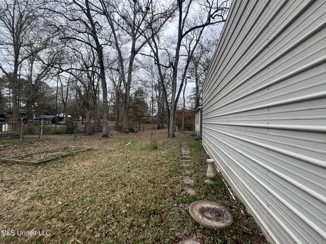 $220,000 | 811 North Maple Drive, D'Lo, MS 39044