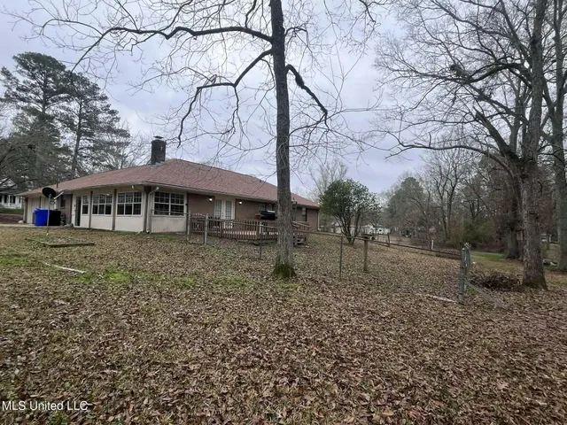 $220,000 | 811 North Maple Drive, D'Lo, MS 39044