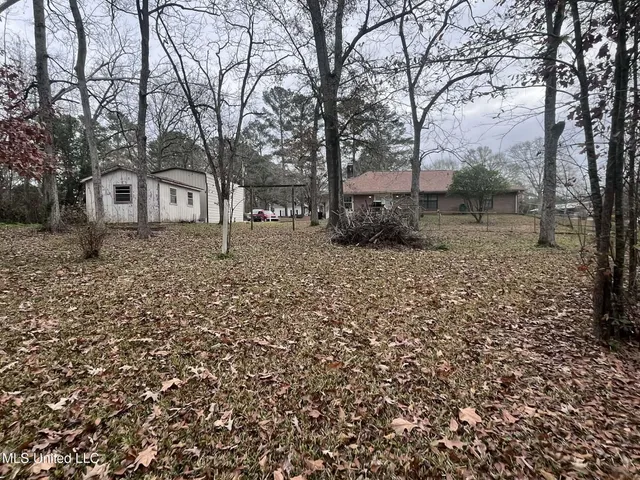 $220,000 | 811 North Maple Drive, D'Lo, MS 39044