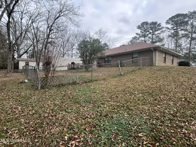 $220,000 | 811 North Maple Drive, D'Lo, MS 39044