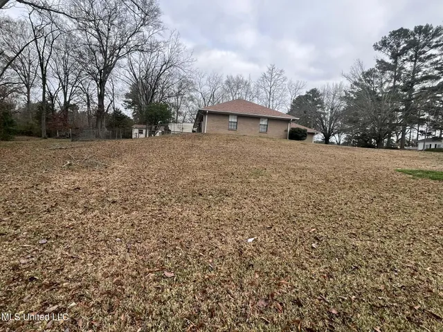 $220,000 | 811 North Maple Drive, D'Lo, MS 39044