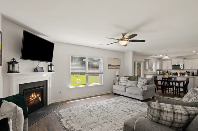 $305,000 | 204 Hillendale Way, Pelzer, SC 29669