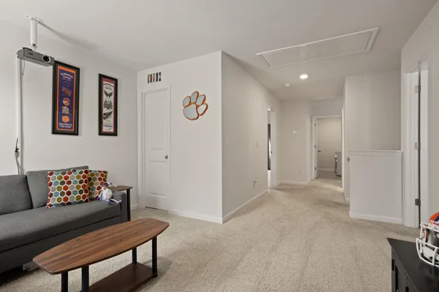 $305,000 | 204 Hillendale Way, Pelzer, SC 29669