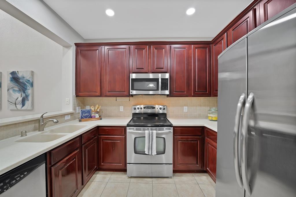 2220 Sandshell Street Bedford, TX 76021 - Photo 12 of 28