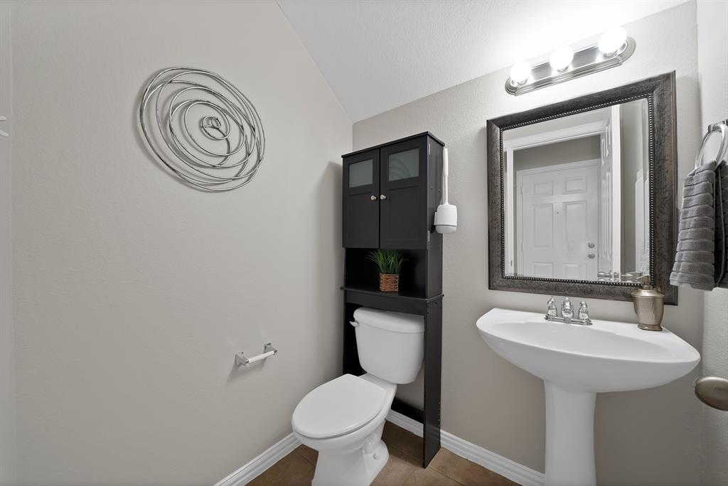 2220 Sandshell Street Bedford, TX 76021 - Photo 13 of 28