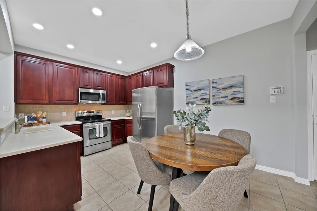 2220 Sandshell Street Bedford, TX 76021 - Photo 10 of 28