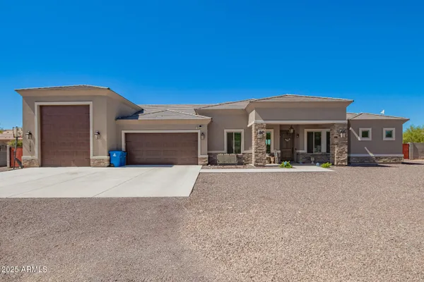 $1,790,000 | 39024 North 11th Avenue, Phoenix, AZ 85086