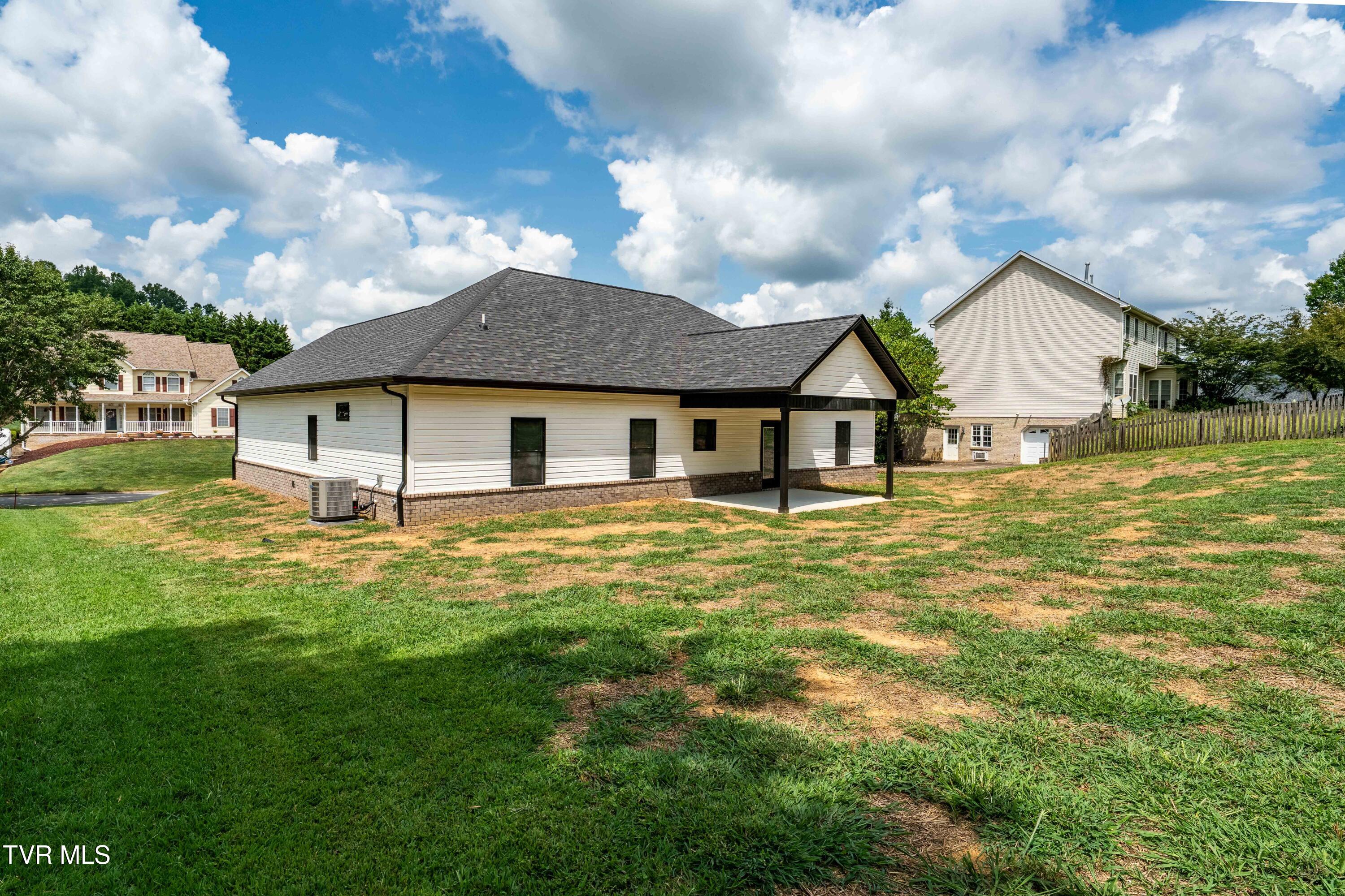 1308 Walnut Grove Road Jonesborough, TN 37659 - Photo 27 of 54 1308 Walnut Grove Rd (19 of 52)