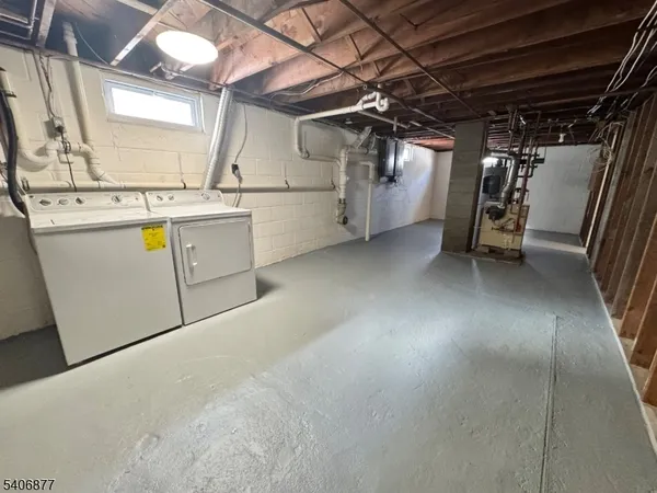 a view of utility room