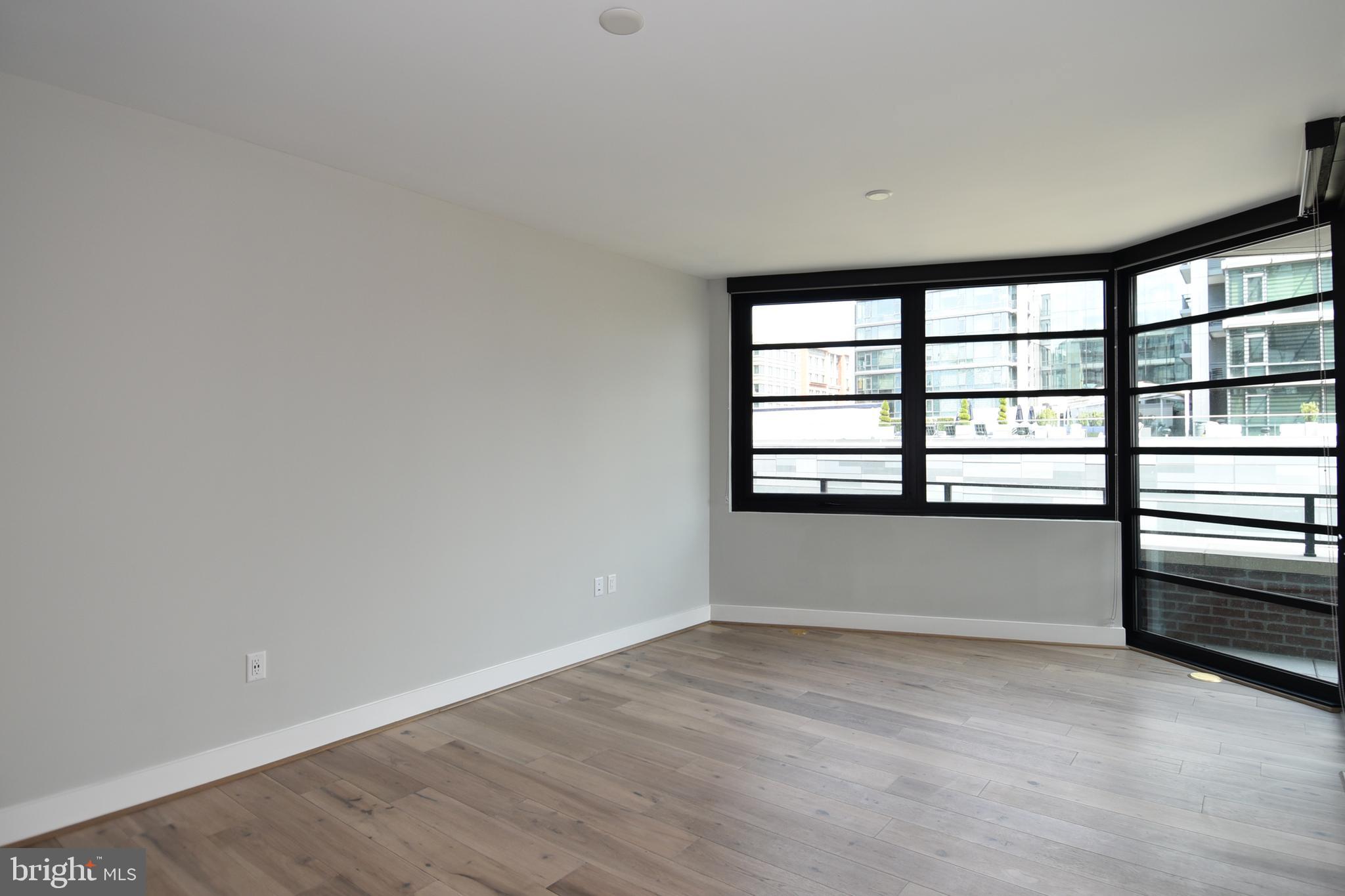 1300 4th Street Southeast, Unit 413 Washington, DC 20003 - Photo 32 of 47 a view of empty room with window