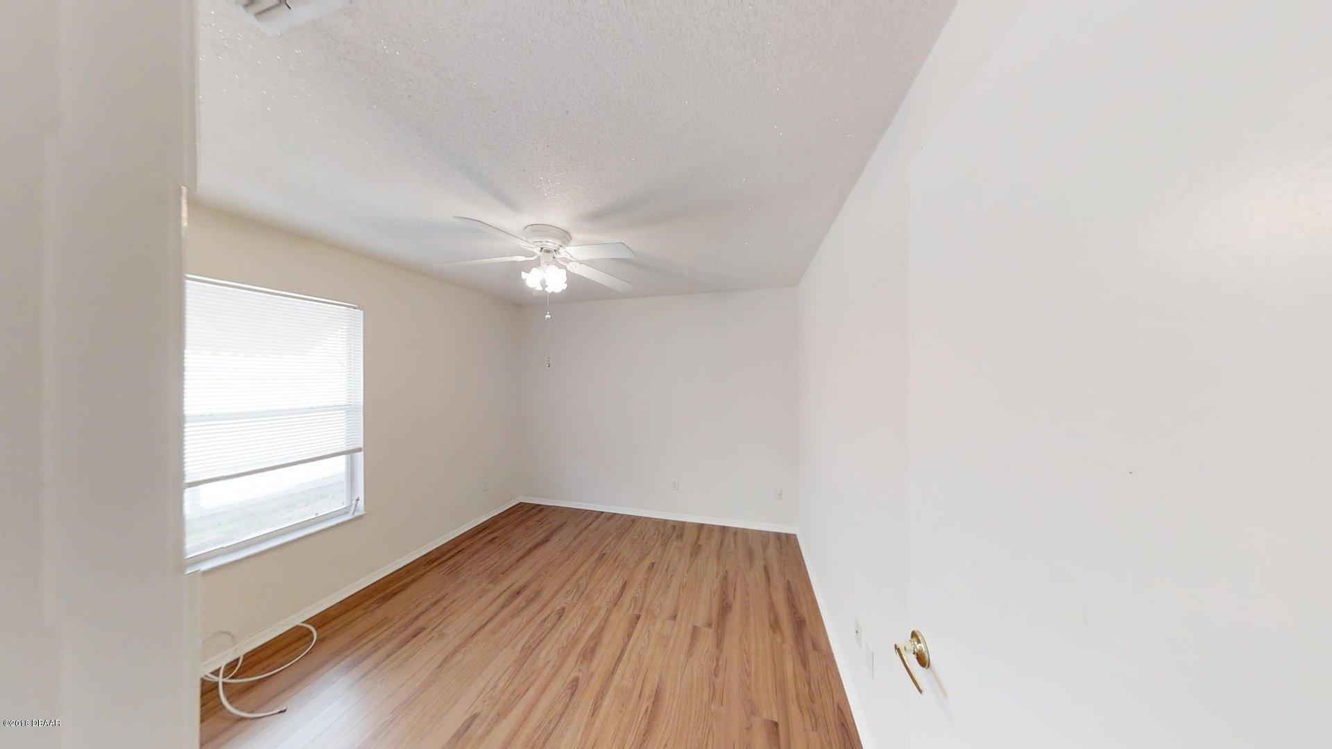 1034 Deer Springs Road Port Orange, FL 32129 - Photo 14 of 21 Guest Room