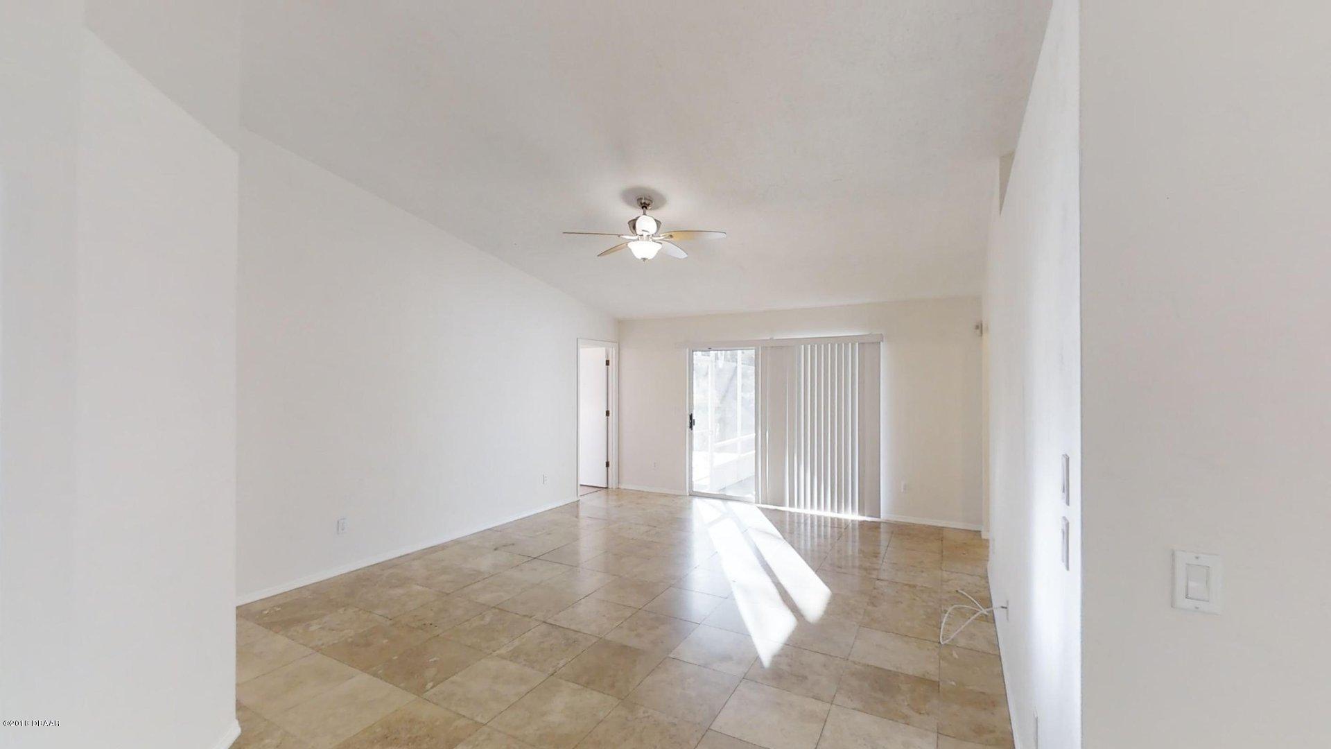 1034 Deer Springs Road Port Orange, FL 32129 - Photo 2 of 21 Living Room