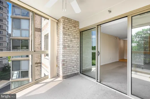 $325,000 | 19385 Cypress Ridge Terrace, Unit 519, Leesburg, VA 20176