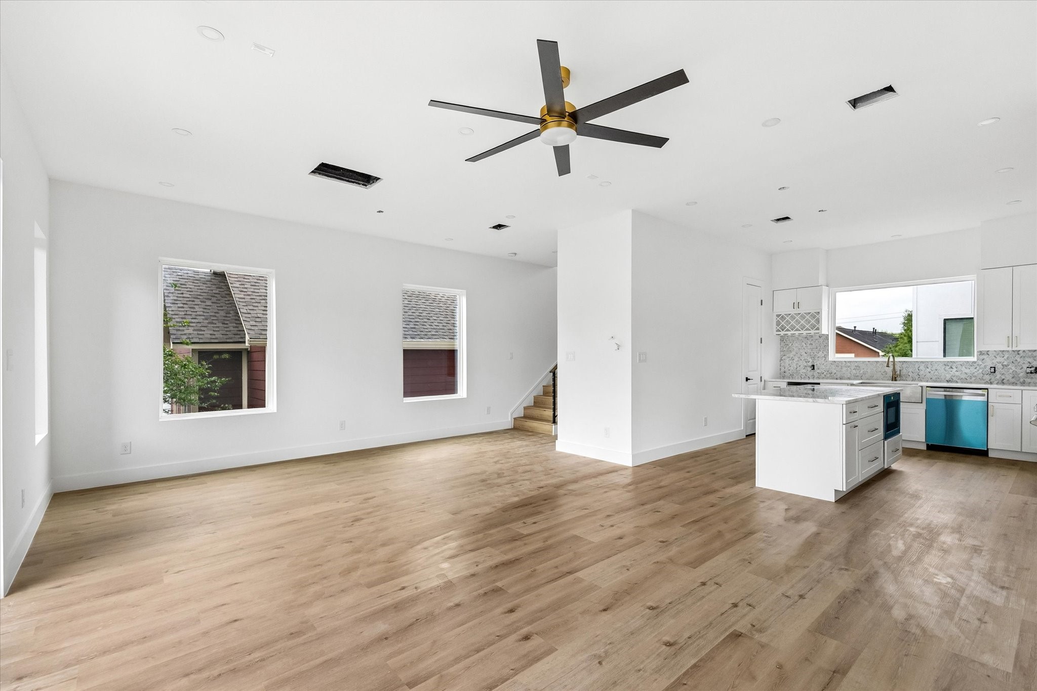 1034 West 17th Street, Unit B Houston, TX 77008 - Photo 6 of 25 The home features wood-look LVP flooring throughout and offers a true no-carpet lifestyle.