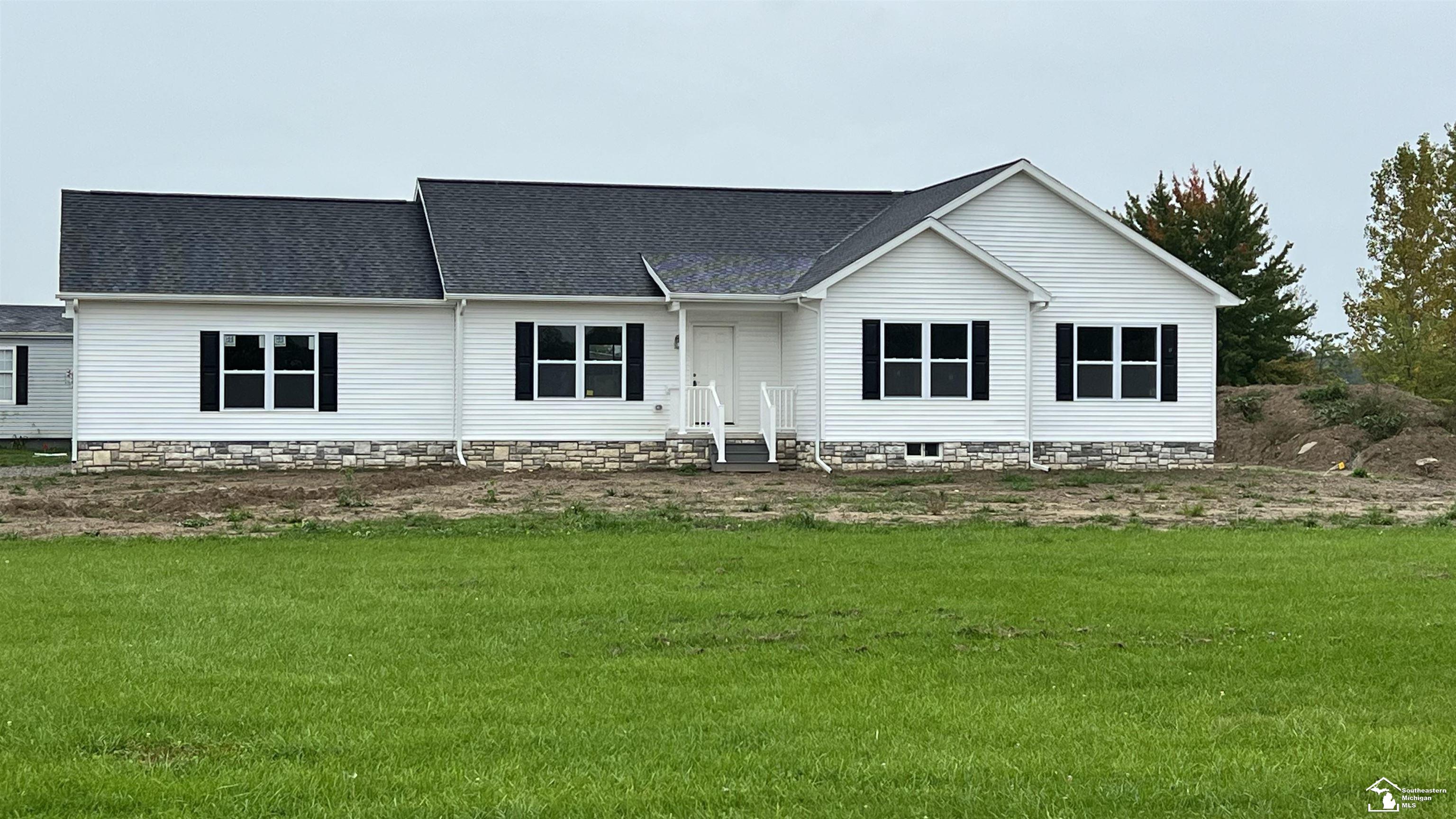 1660 Buhl Road Newport, MI 48166 - Photo 1 of 43 front view