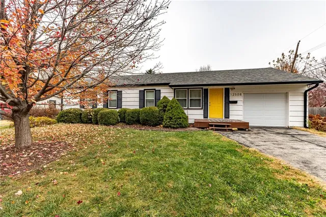 $320,000 | 12508 West 56th Street, Shawnee, KS 66216