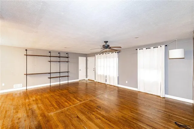 $320,000 | 12508 West 56th Street, Shawnee, KS 66216