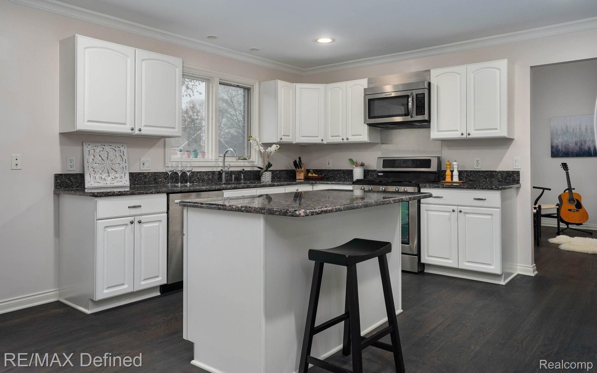6566 Chatham Circle Rochester, MI 48306 - Photo 12 of 50 13-web-or-mls-6566-Chatham-Cir-13.jpg