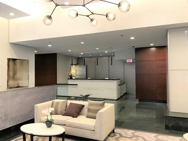 $3,100 | 1 Charles Street South, Unit 807, Boston, MA 02116