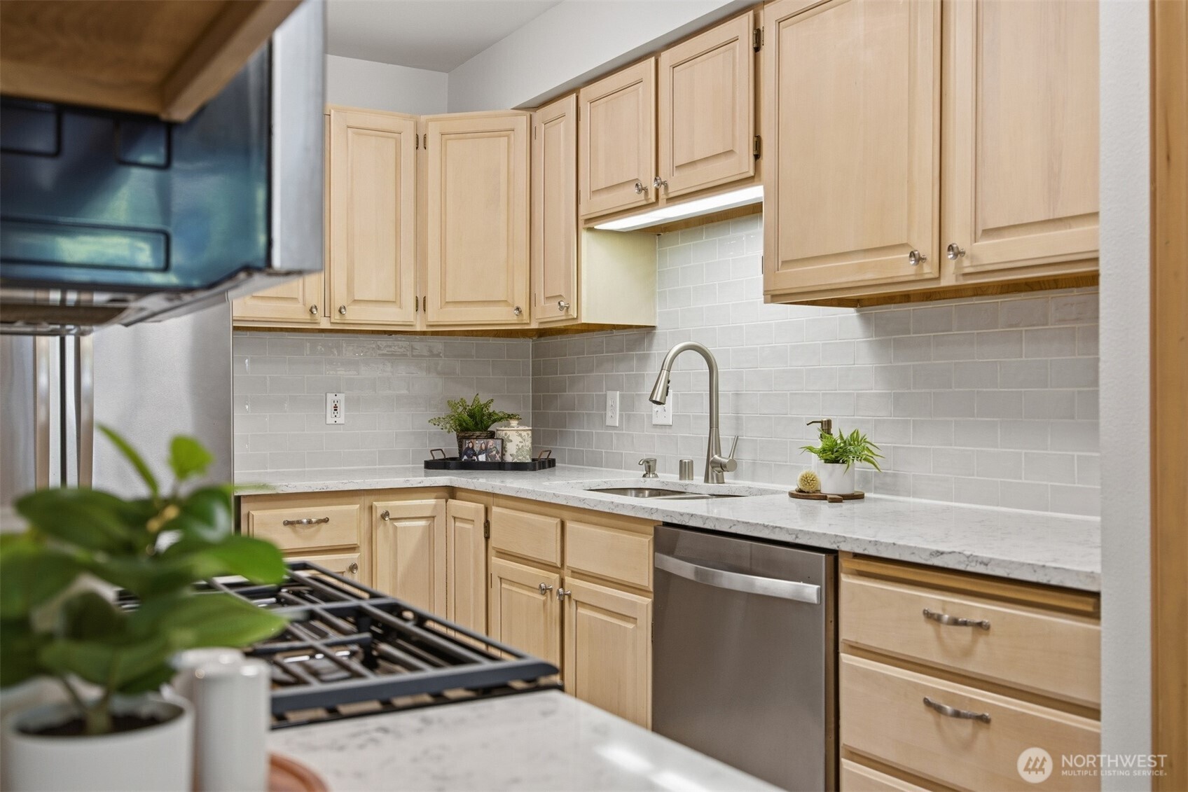 705 North State Street, Unit 102 Bellingham, WA 98225 - Photo 18 of 40