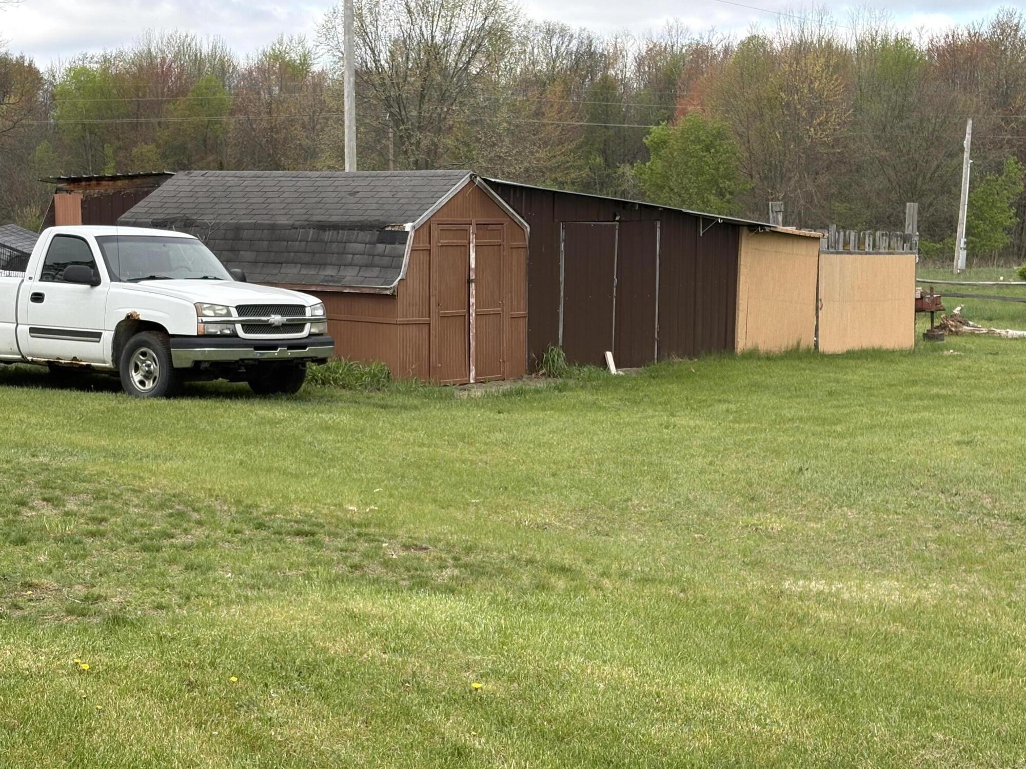 8216 Marsh Road Plainwell, MI 49080 - Photo 3 of 9 IMG_2535