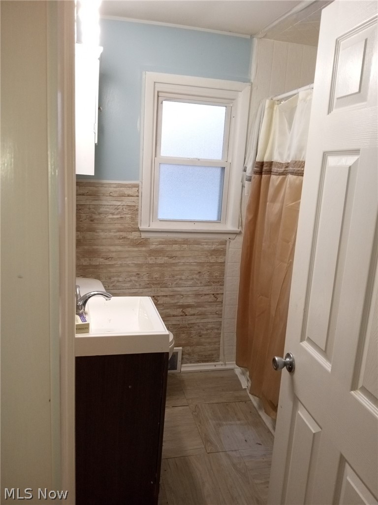 9313 Roxbury Road Parma Heights, OH 44130 - Photo 18 of 22