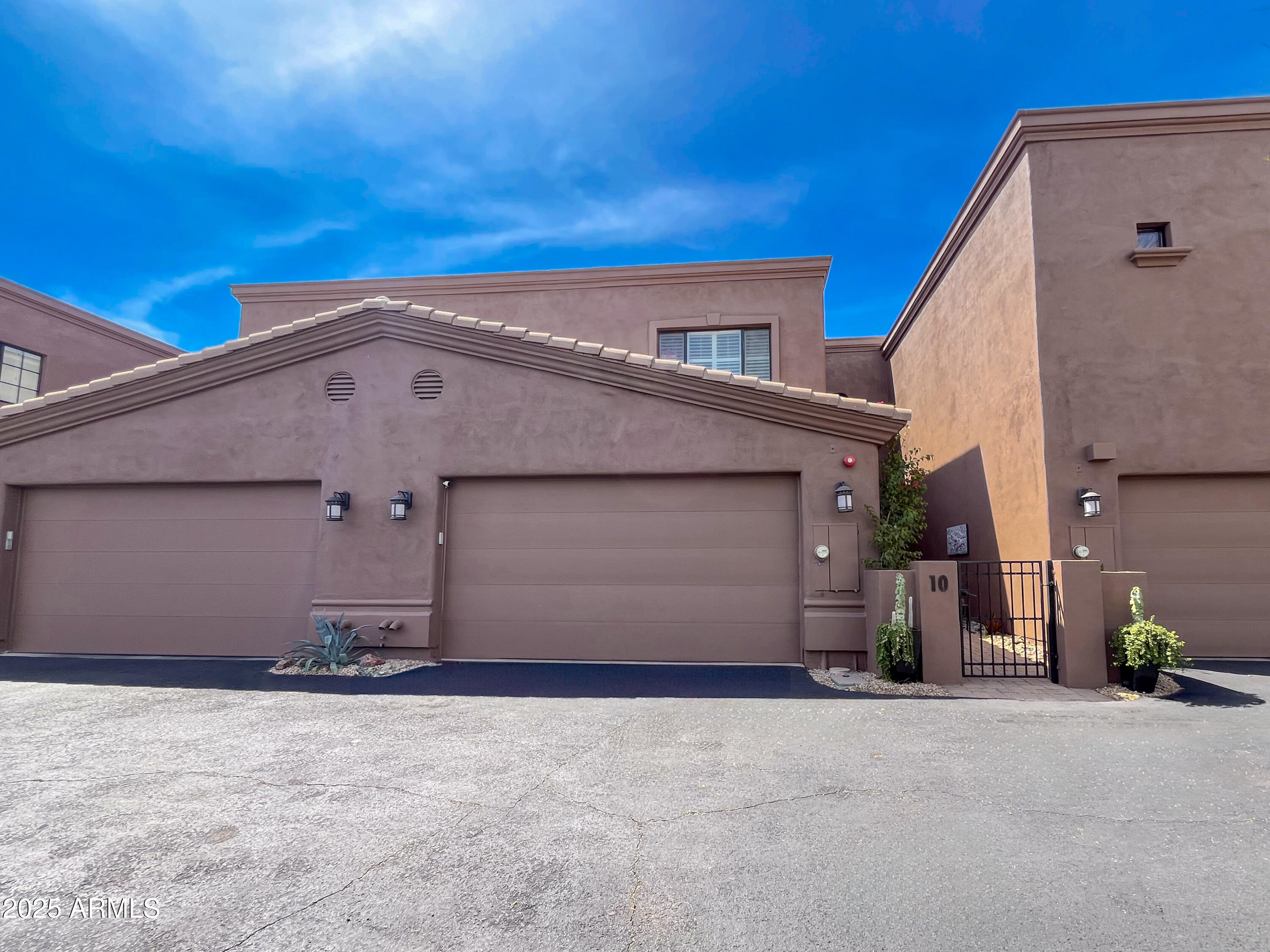 7200 East Ridgeview Place, Unit 10 Carefree, AZ 85377 - Photo 2 of 61 7200(1)
