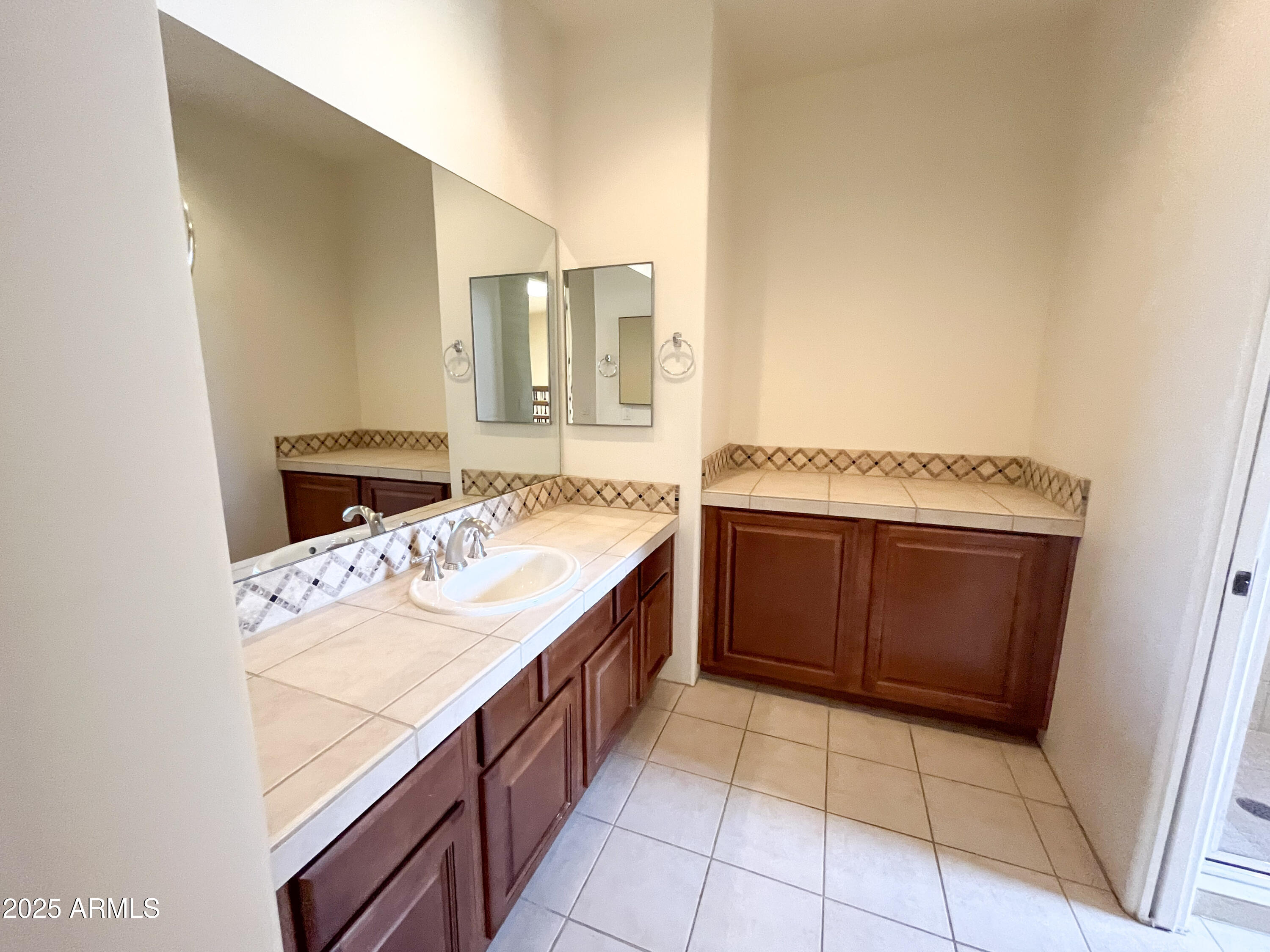 7200 East Ridgeview Place, Unit 10 Carefree, AZ 85377 - Photo 39 of 61 7200(40)