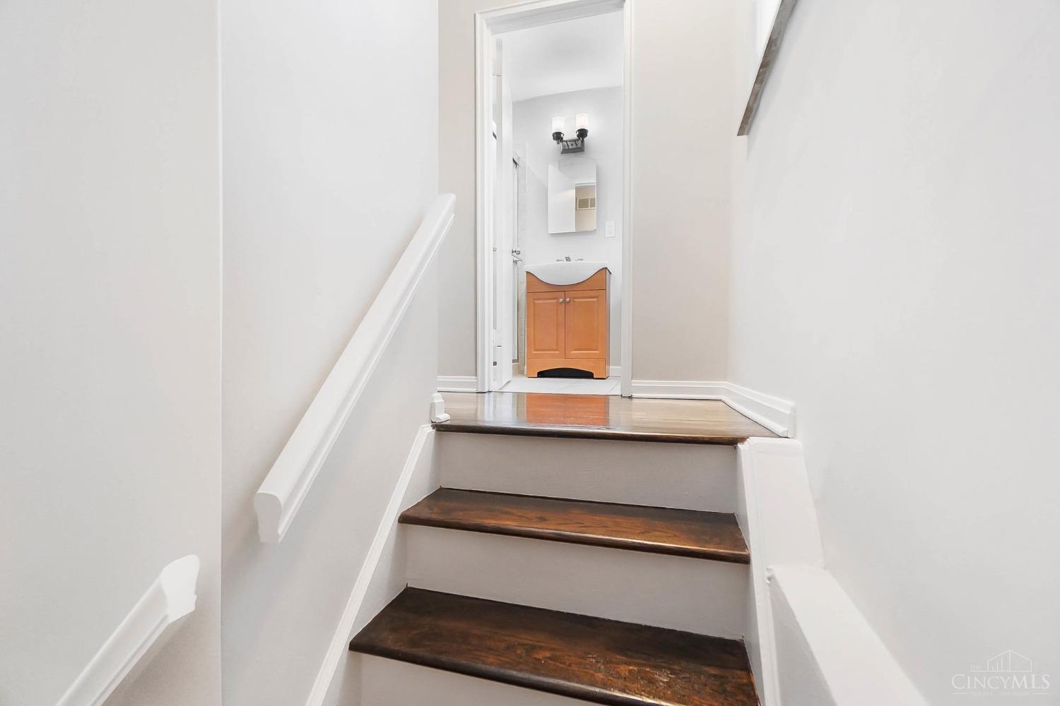 5546 Fairwood Road Cincinnati, OH 45239 - Photo 25 of 44 Gallery Image 25