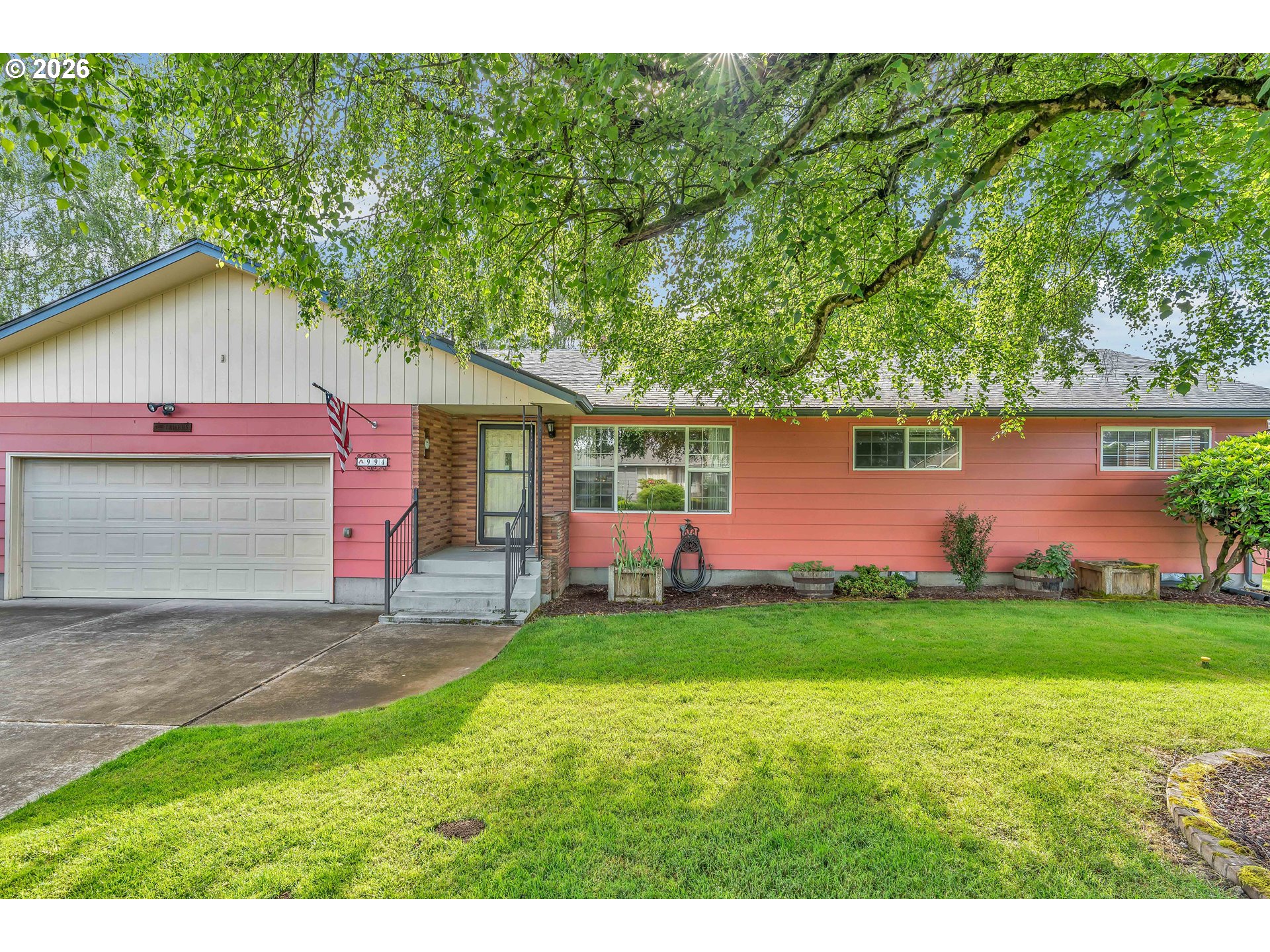 994 33rd Avenue Longview, WA 98632 - Photo 1 of 34