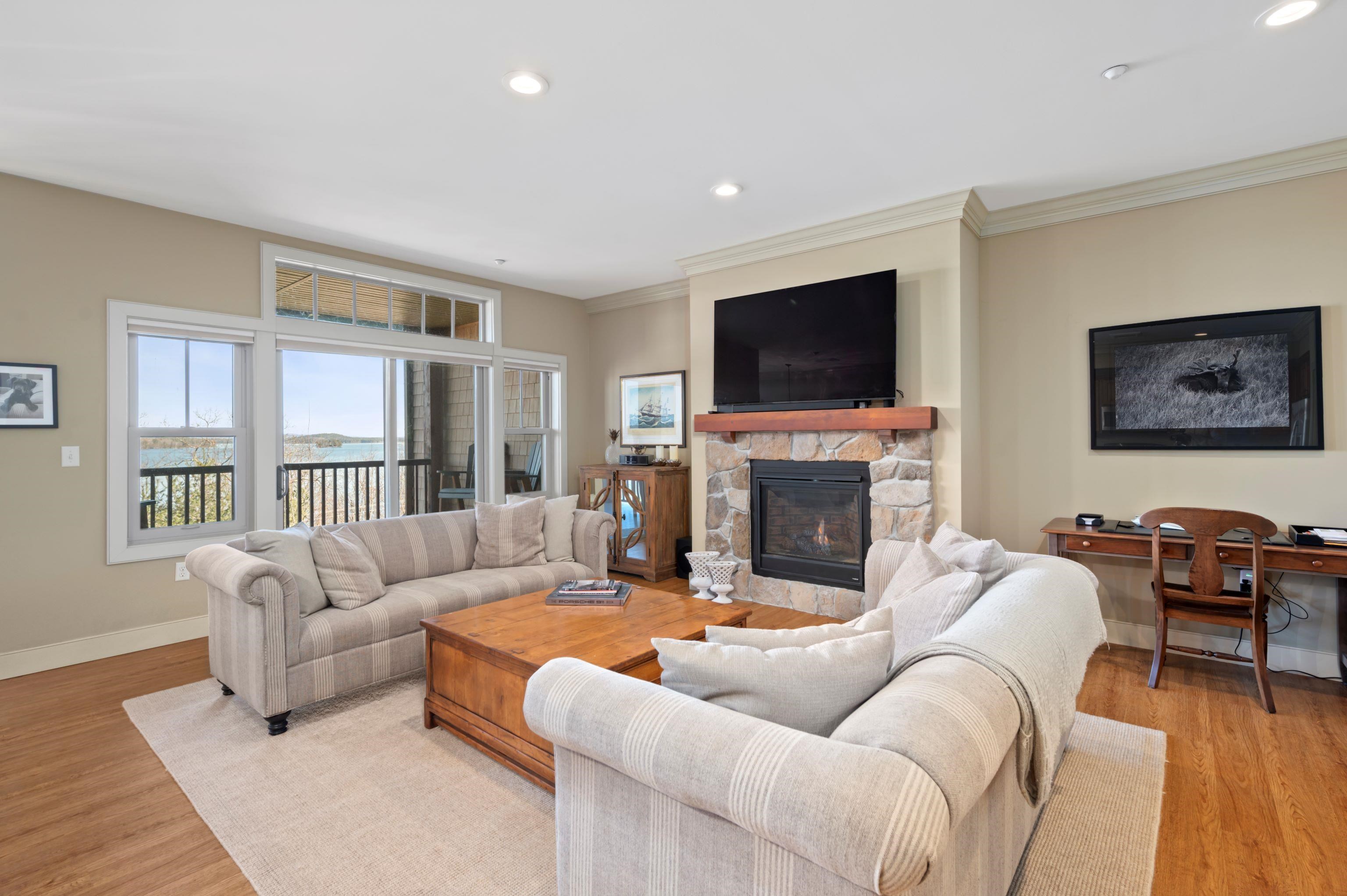 616 Scenic Road, Unit 204 Laconia, NH 03246 - Photo 7 of 28 Gallery Image 7