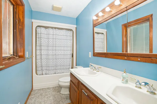 $599,000 | 4154 Sunset Drive, Fremont, MI 49412