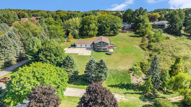 $662,400 | 4154 Sunset Drive, Fremont, MI 49412