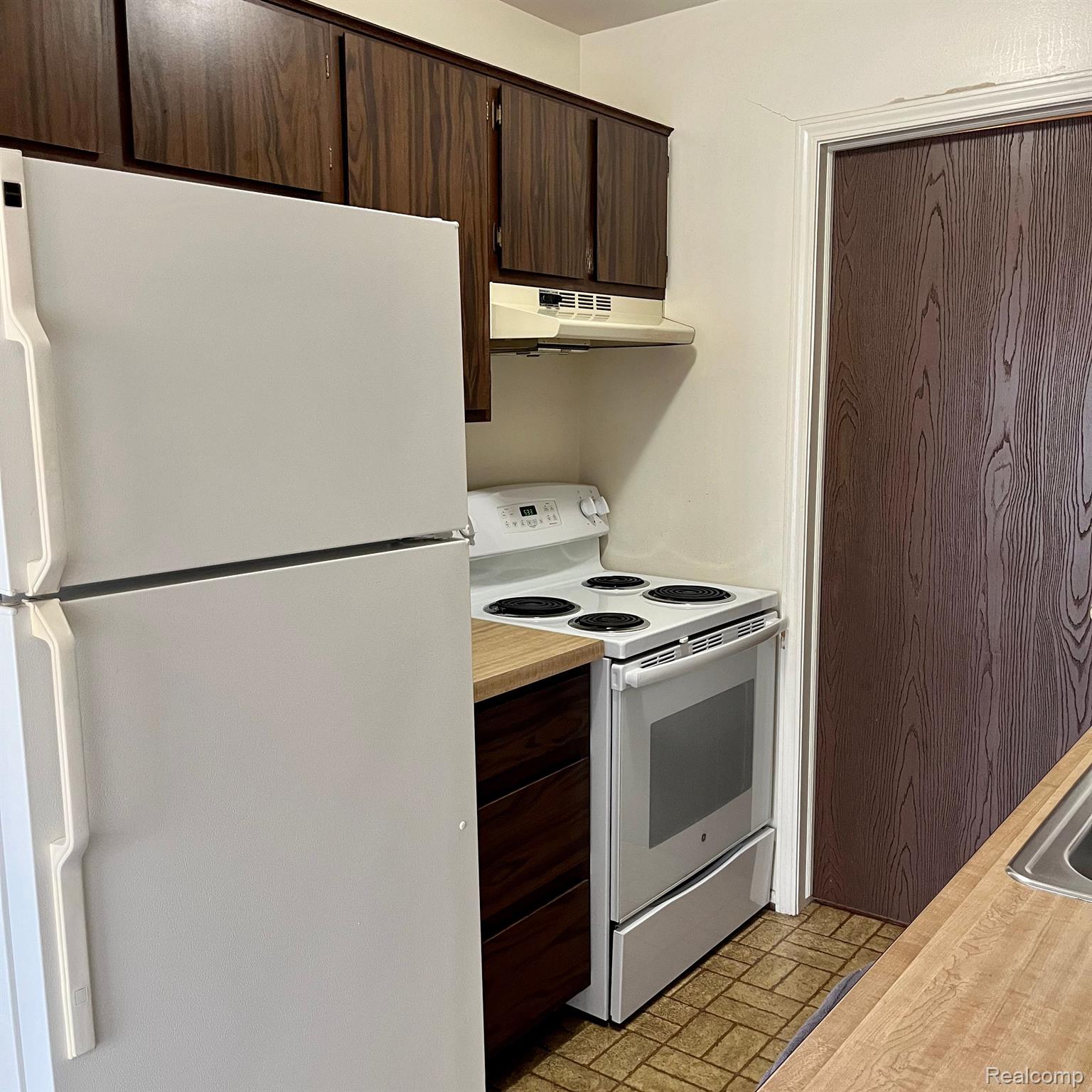 42486 Saratoga Road Canton, MI 48187 - Photo 15 of 17 Gallery Image 15