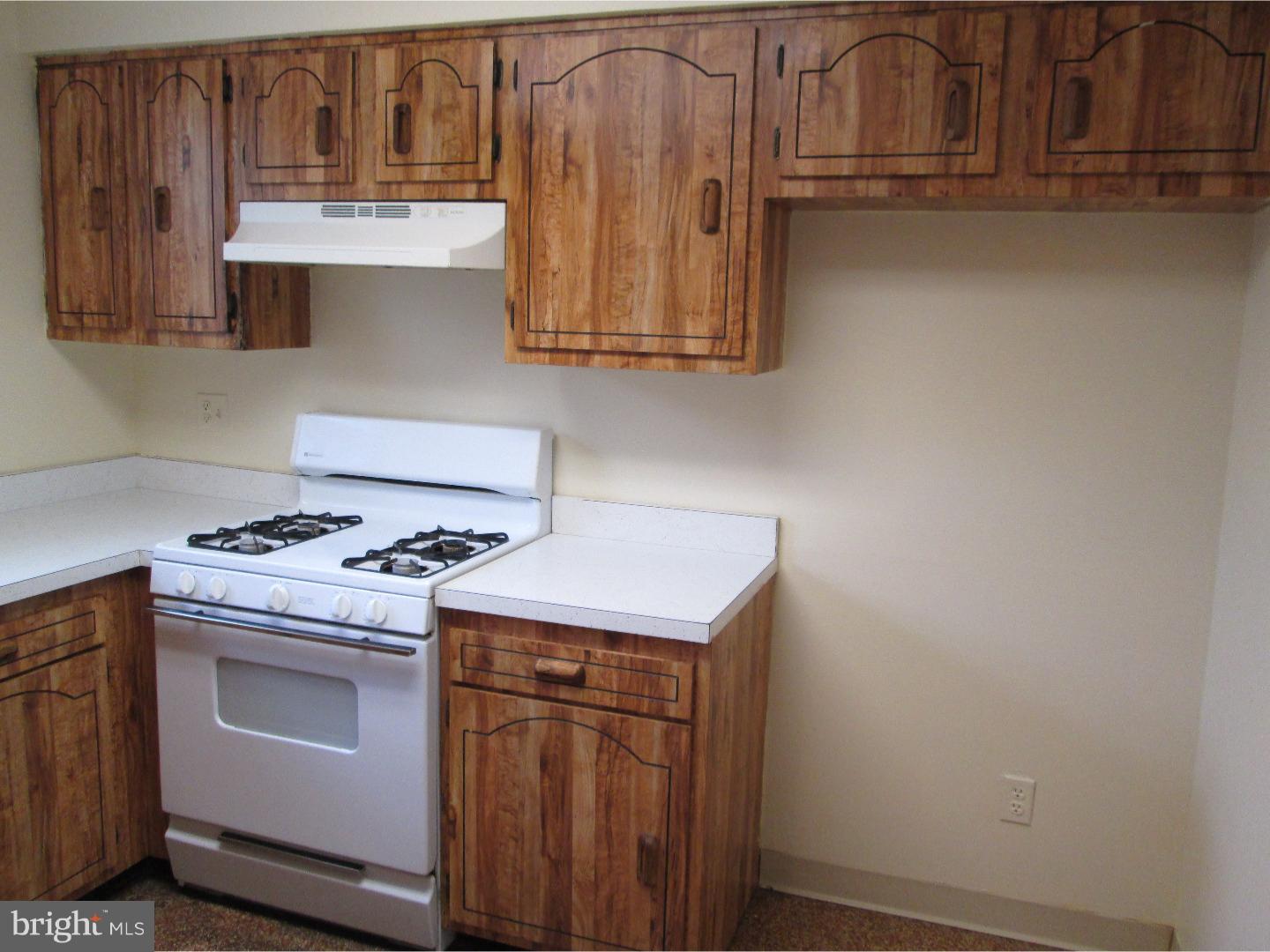 306 Ridgeway Place Philadelphia, PA 19116 - Photo 6 of 18 Kitchen