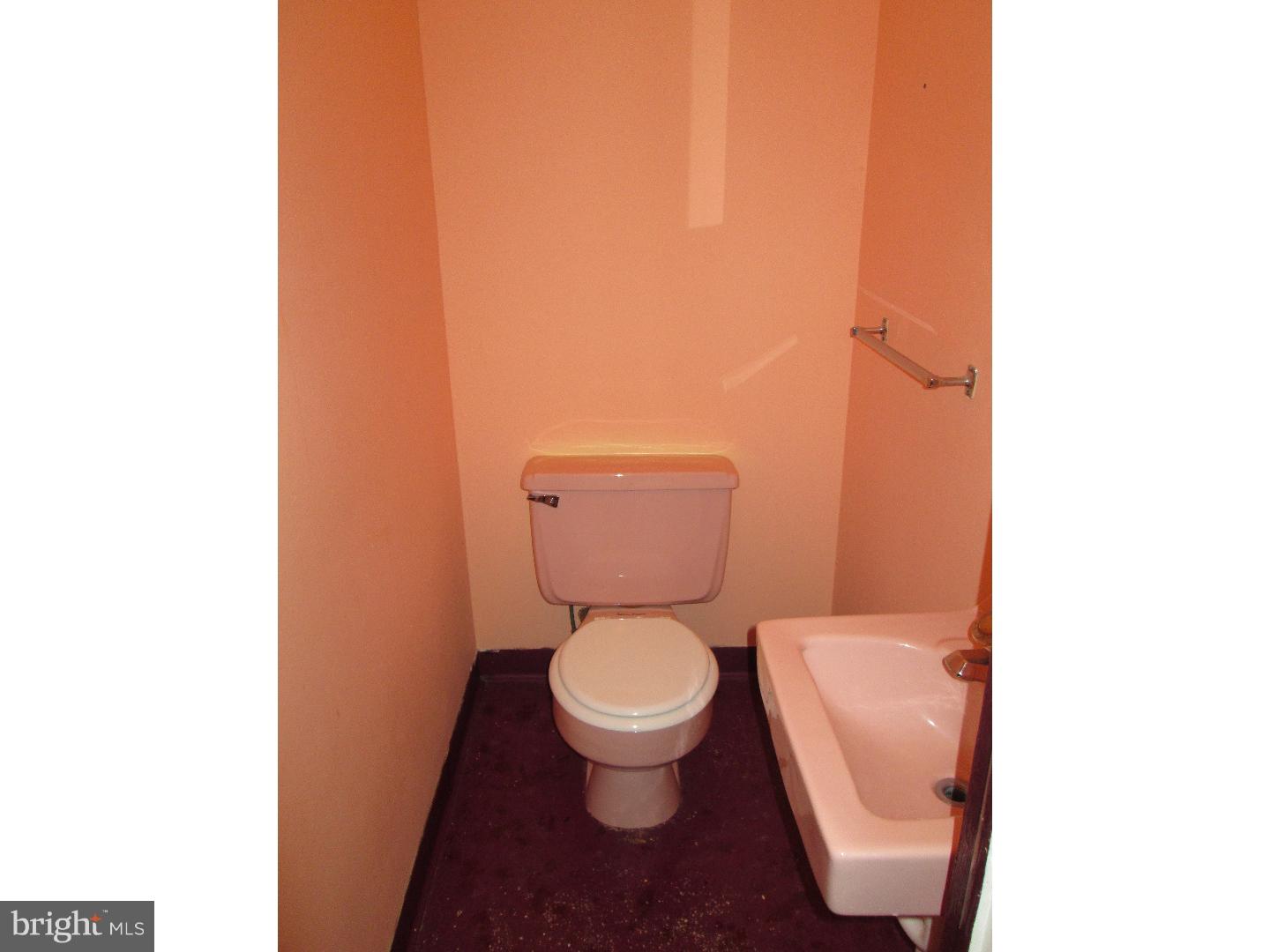 306 Ridgeway Place Philadelphia, PA 19116 - Photo 7 of 18 Bathroom