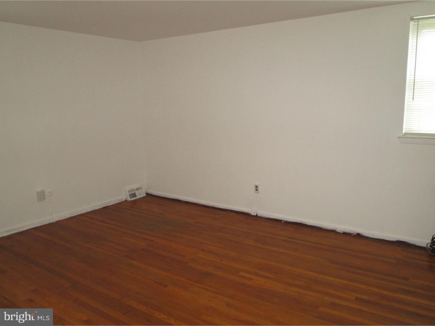 306 Ridgeway Place Philadelphia, PA 19116 - Photo 10 of 18 Master Bedroom