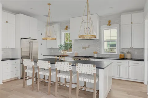 $1,399,000 | 621 37th Avenue North, St. Petersburg, FL 33704