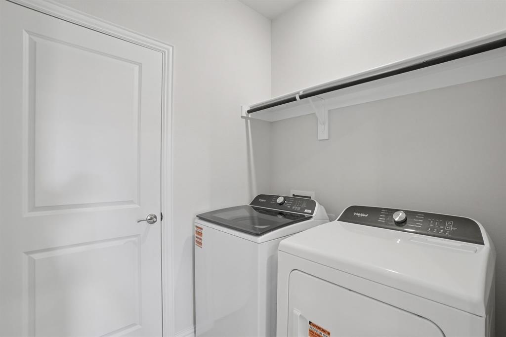 809 River Lane Lavon, TX 75166 - Photo 20 of 39 a utility room with dryer and washer