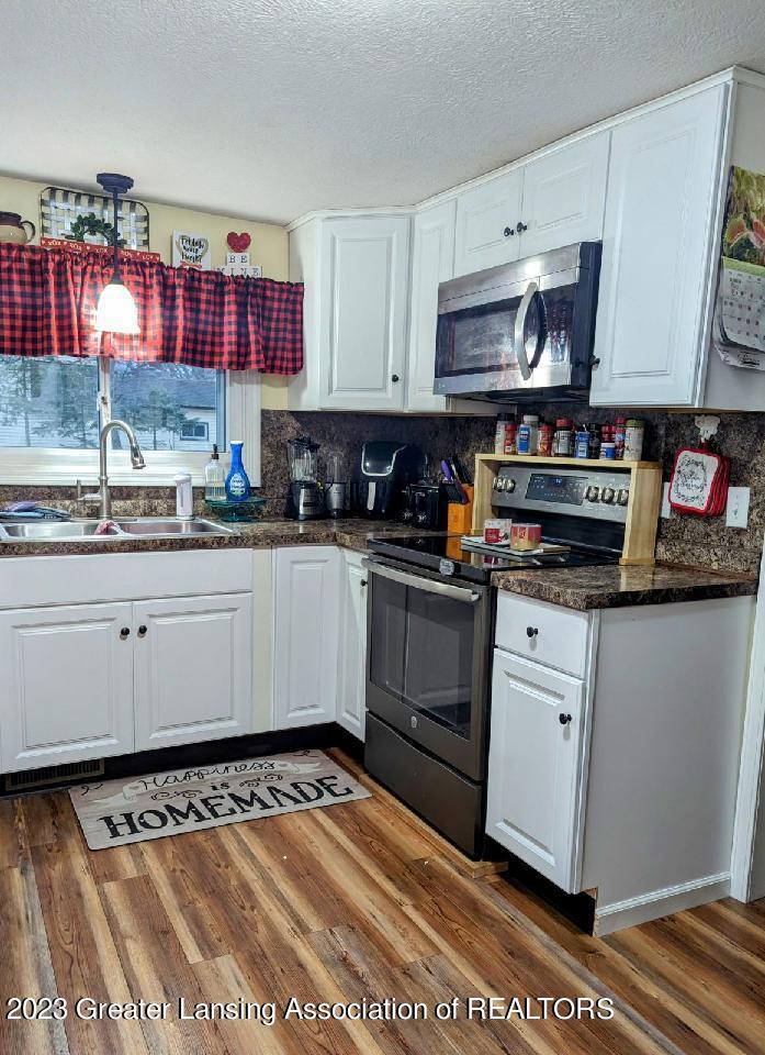 7822 Brookfield Road Charlotte, MI 48813 - Photo 2 of 26 128861
