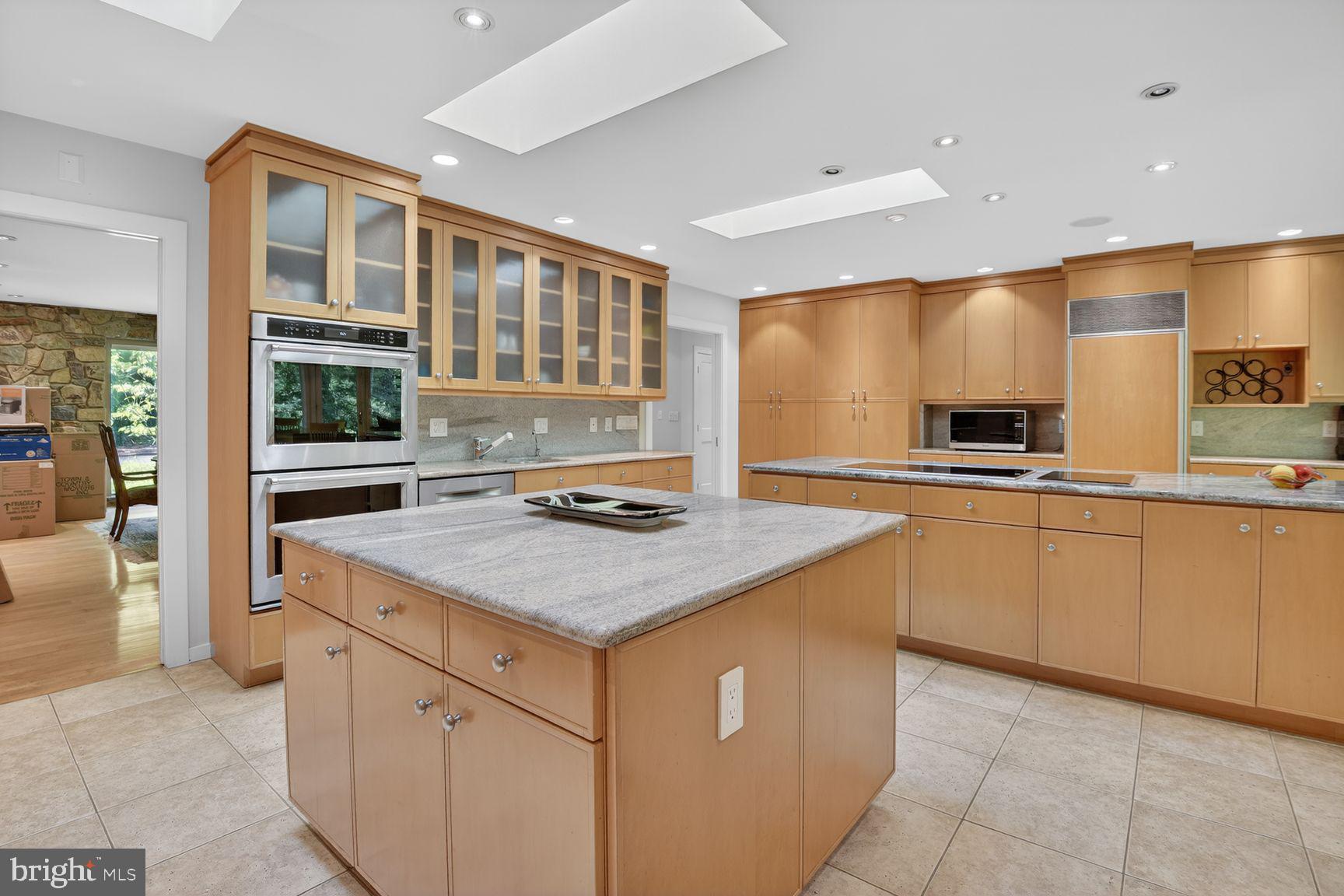 10801 Balantre Lane Potomac, MD 20854 - Photo 21 of 71