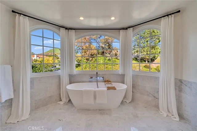 $4,680,000 | 5451 Newcastle Lane, Calabasas, CA 91302