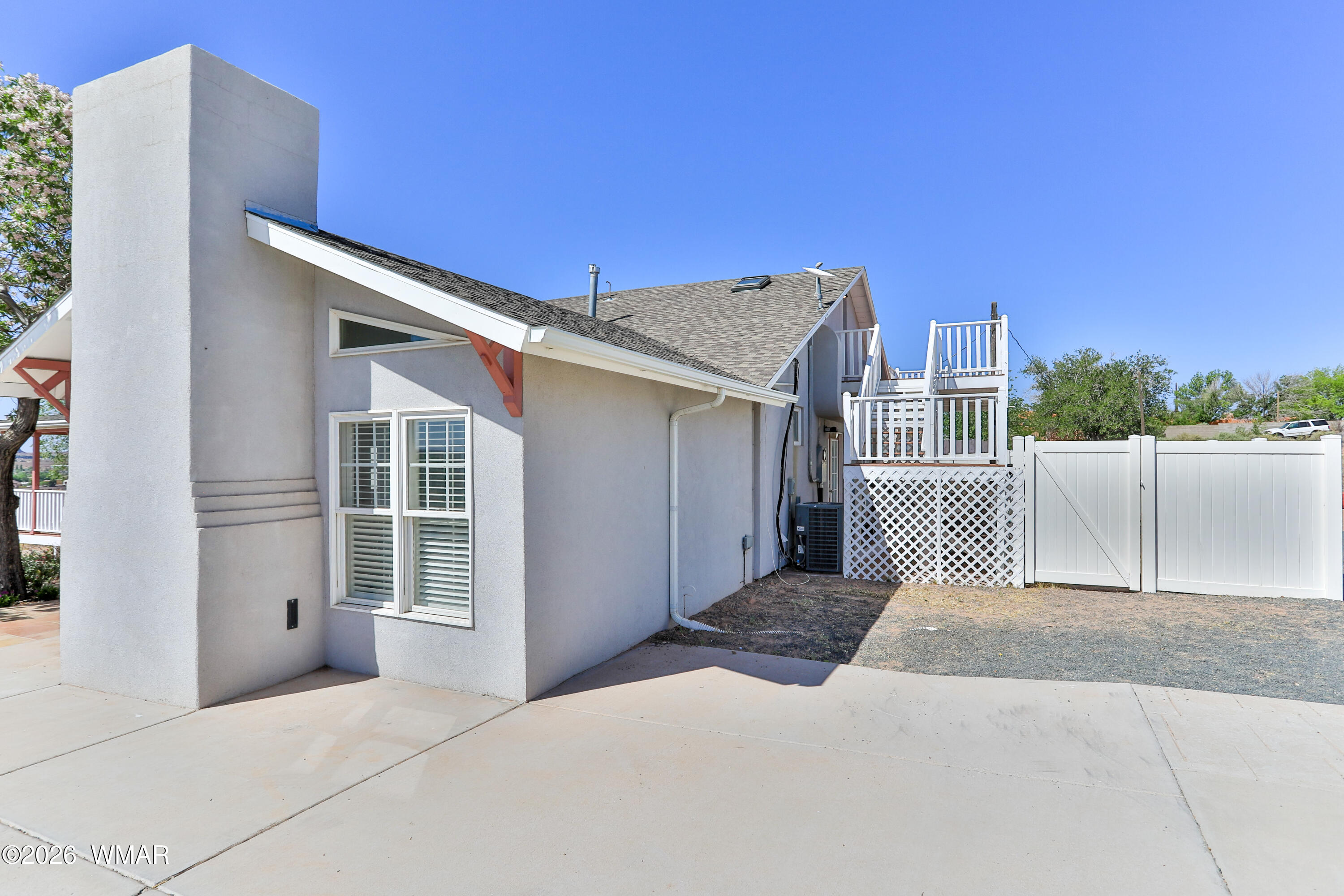 102 Crestview Road Holbrook, AZ 86025 - Photo 46 of 55 a view of a house with a backyard