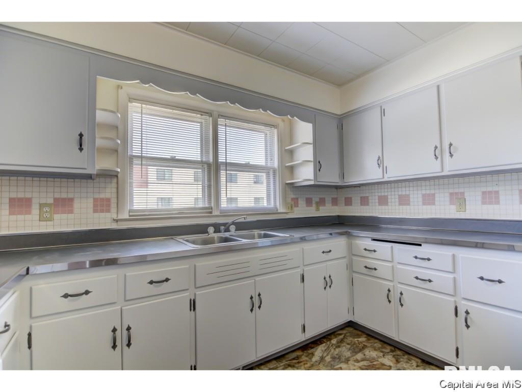 1112 North 8th Street Springfield, IL 62702 - Photo 23 of 36