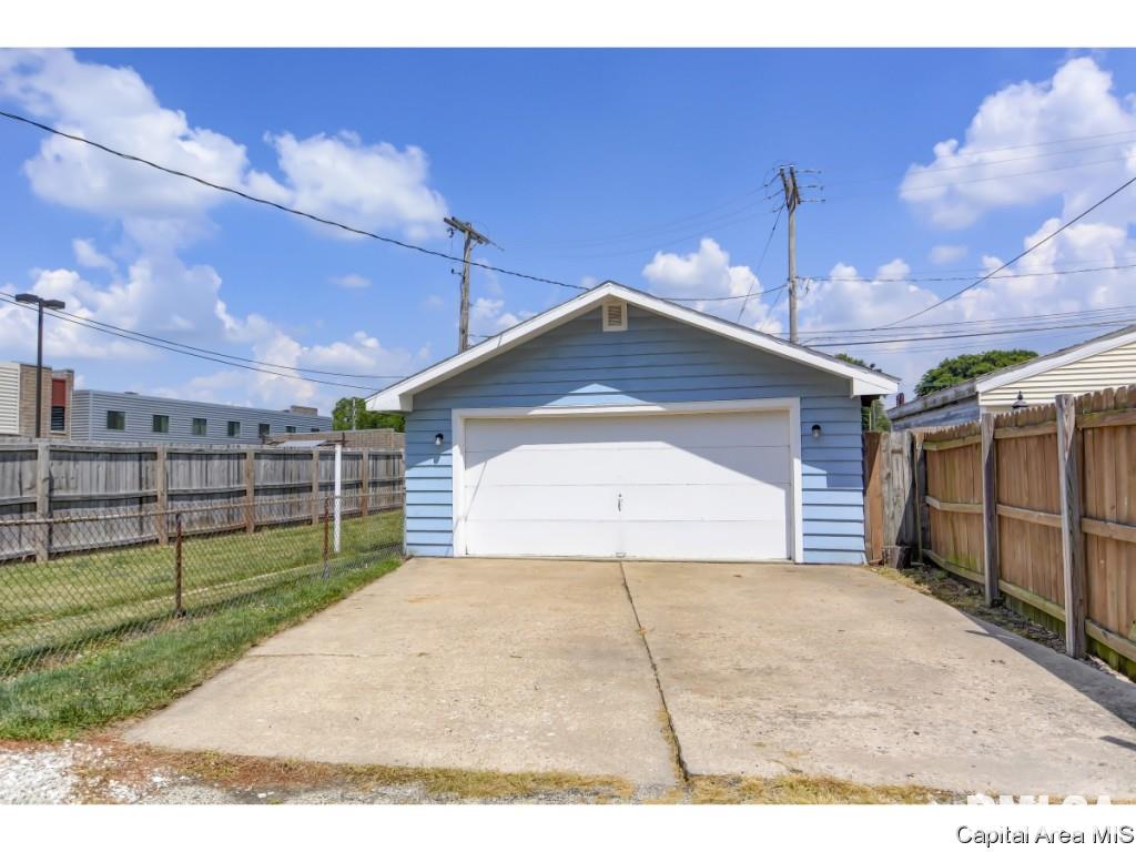 1112 North 8th Street Springfield, IL 62702 - Photo 31 of 36