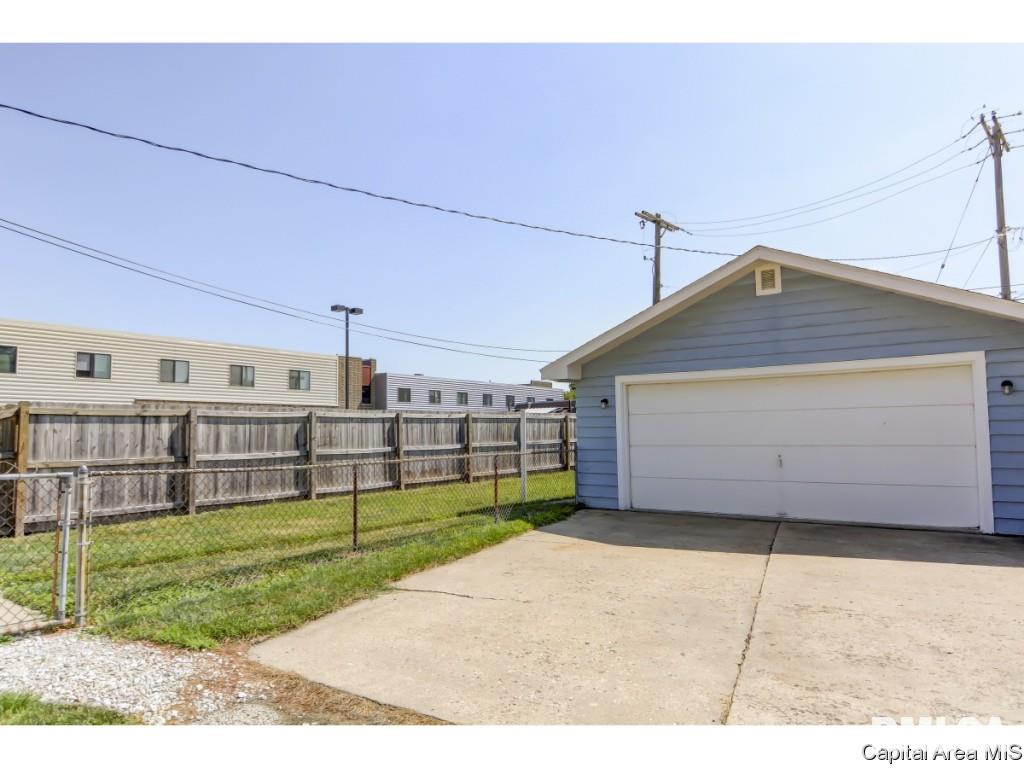1112 North 8th Street Springfield, IL 62702 - Photo 33 of 36