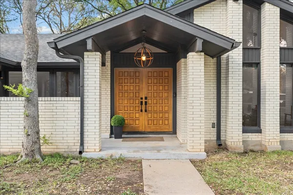 $750,000 | 3402 Saddlestring Trail, Austin, TX 78739