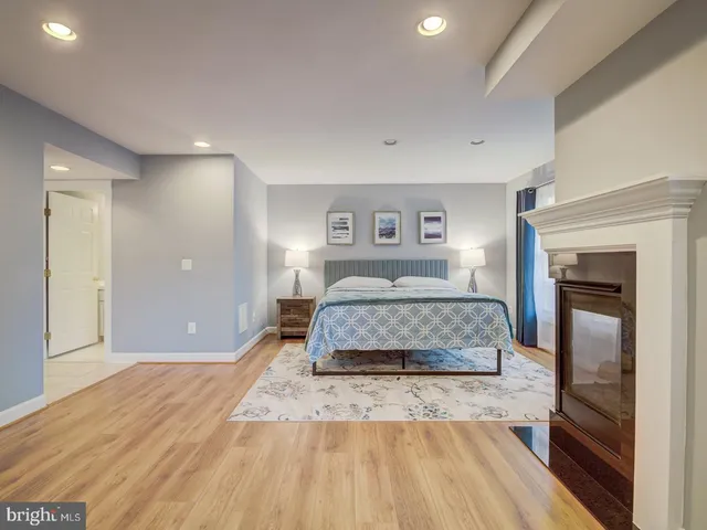 $4,000 | 8410 Chaucer House Court, Lorton, VA 22079