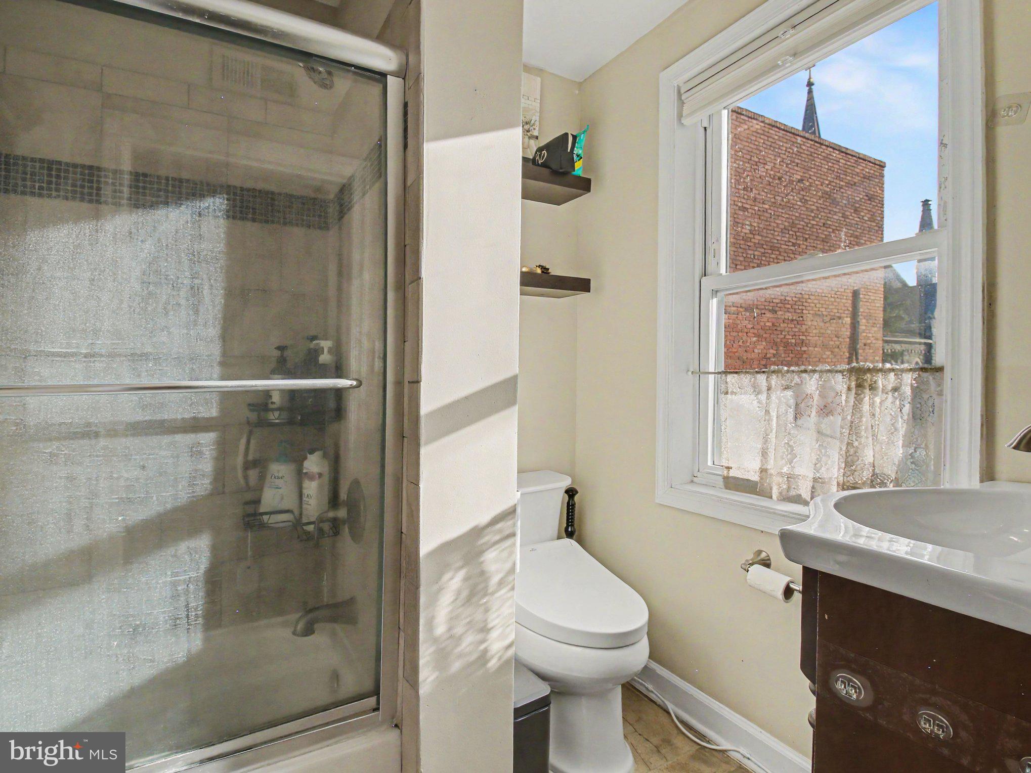 314 South Regester Street Baltimore, MD 21231 - Photo 18 of 32 second floor bathroom